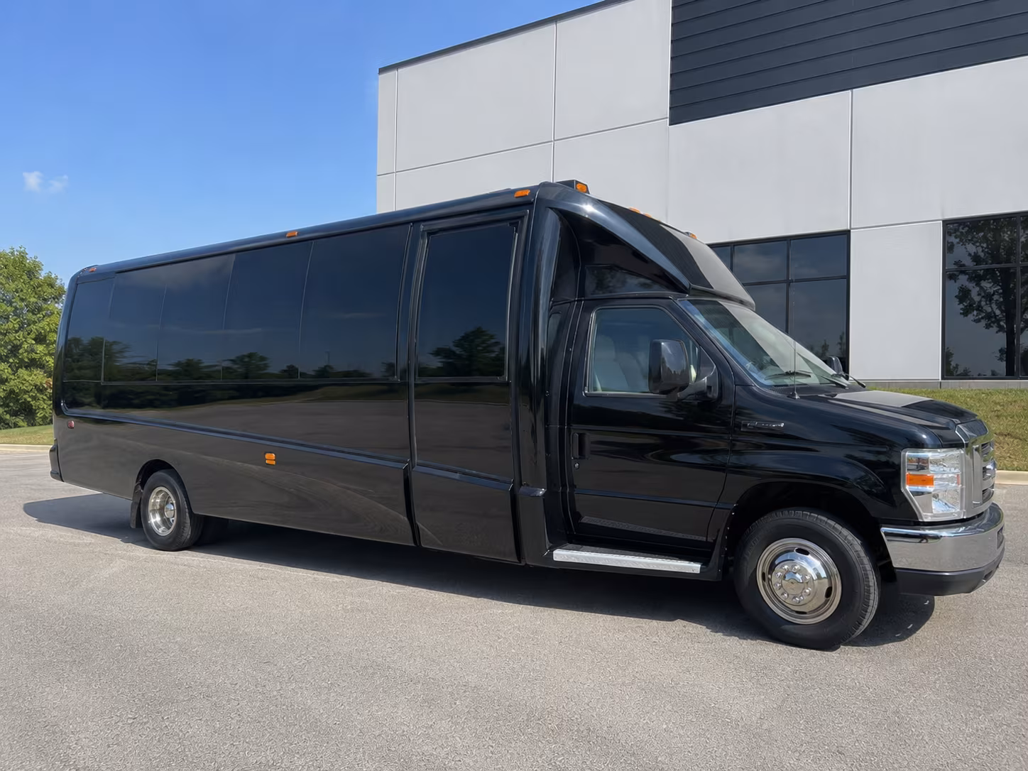 party buses for bachelorette wine tours around sioux falls